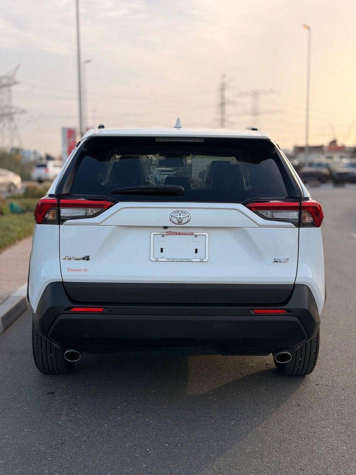 Toyota RAV4 XLE 2.5L Full Option-3-3