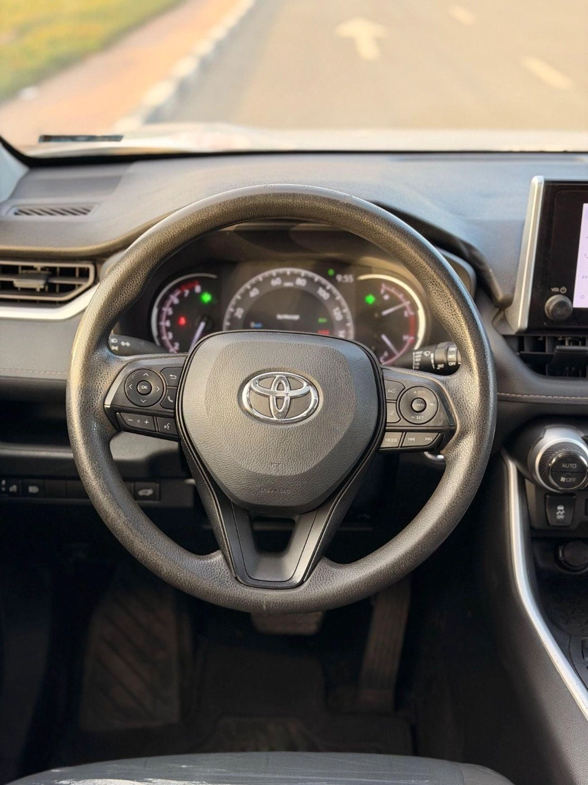 Toyota RAV4 XLE 2.5L Full Option-5-5