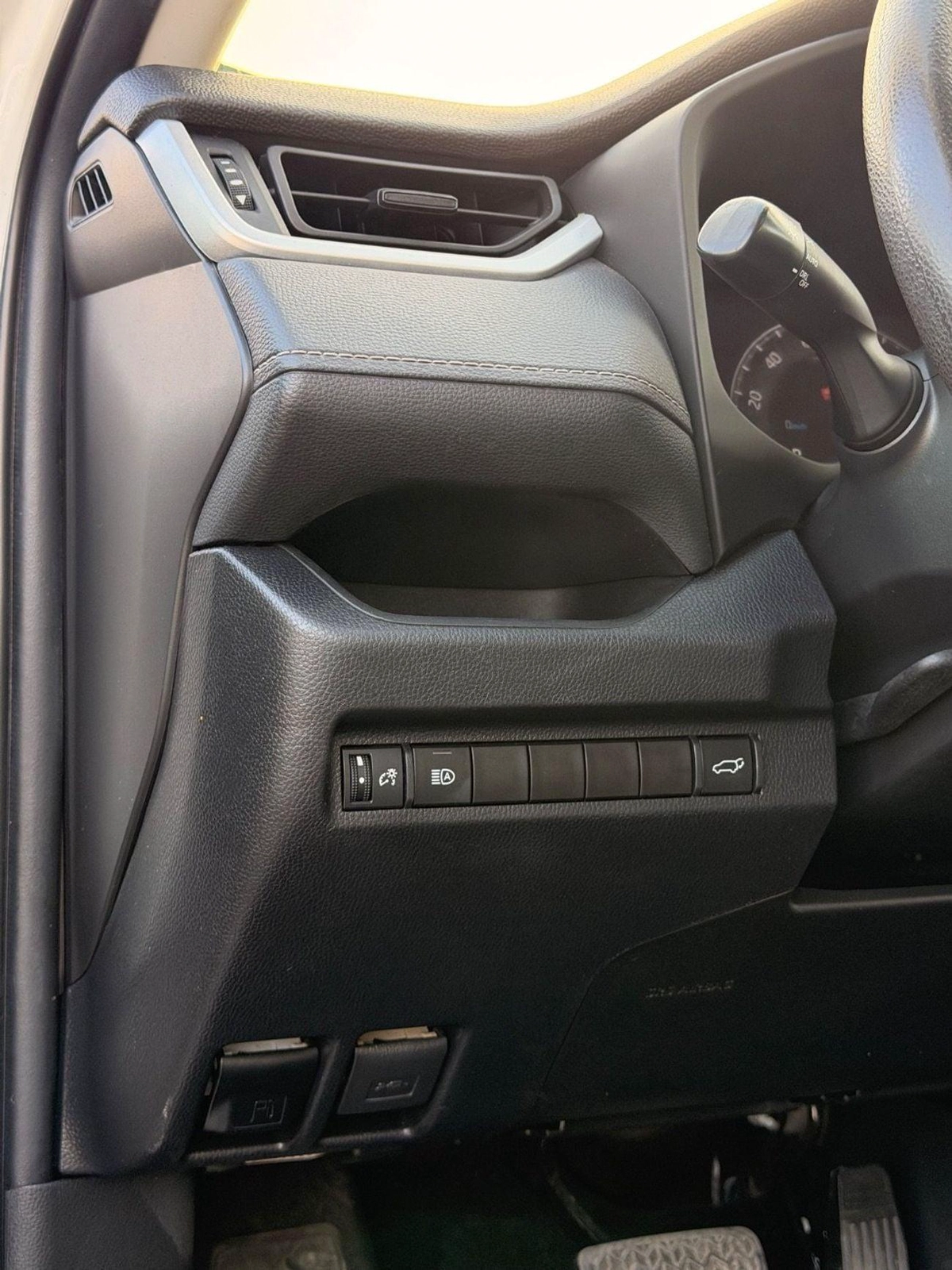 Toyota RAV4 XLE 2.5L Full Option-9-9