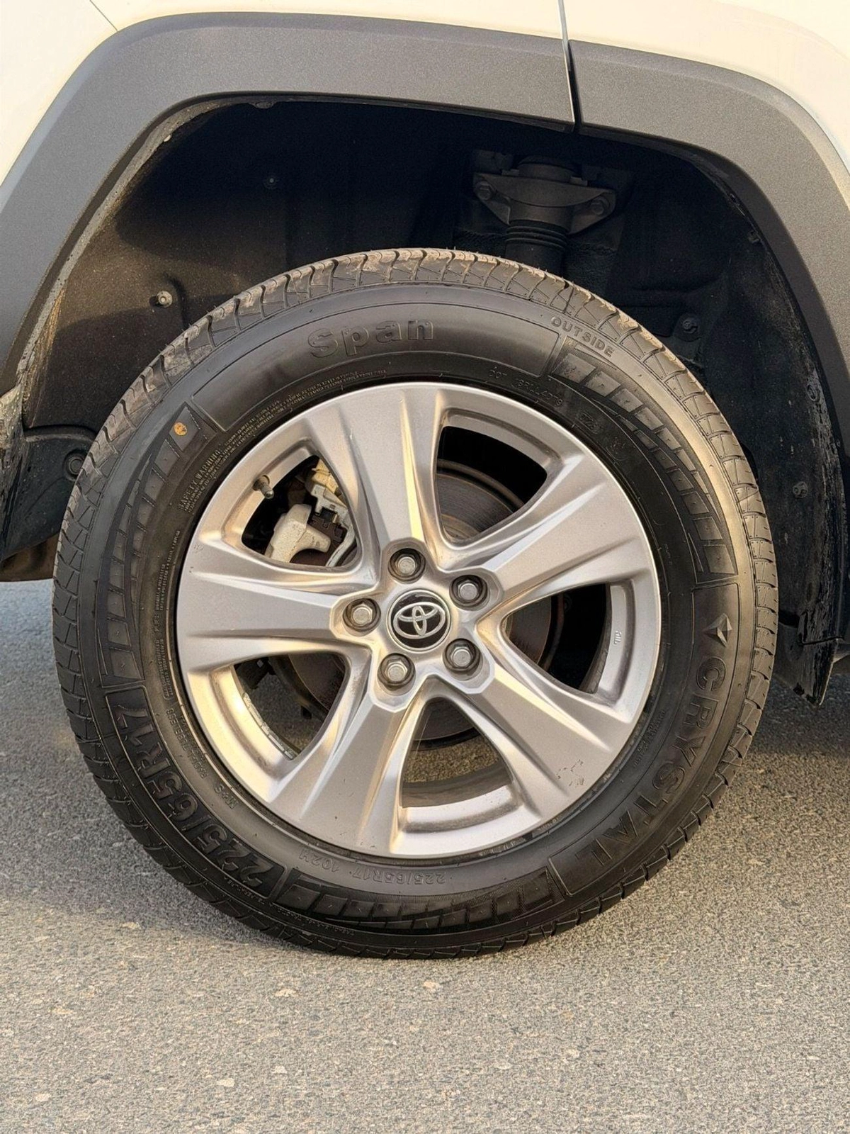 Toyota RAV4 XLE 2.5L Full Option-10-10