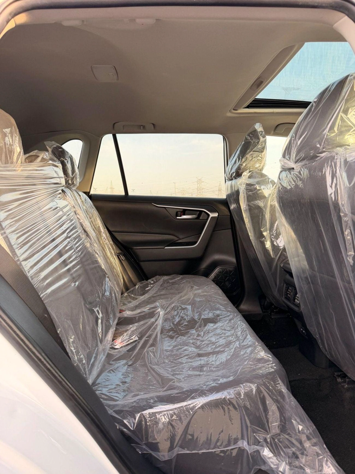 Toyota RAV4 XLE 2.5L Full Option-16-16