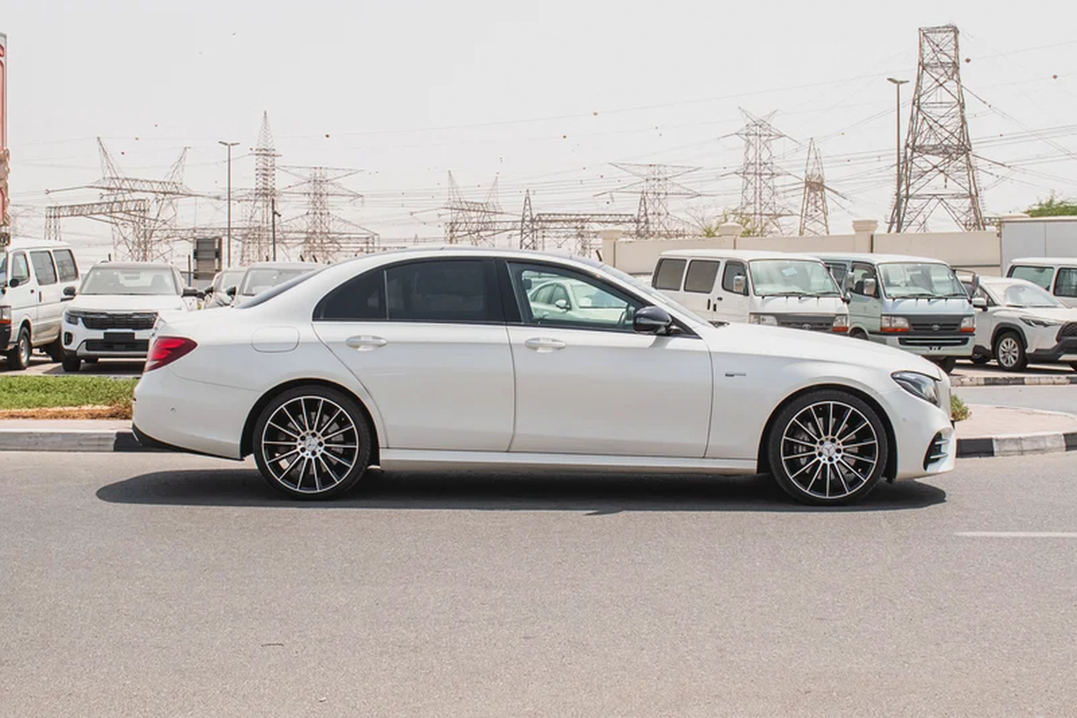 2018 - BENZ E43 - IMMACULATE CONDITION - ONLY 58,000 KM-3-3