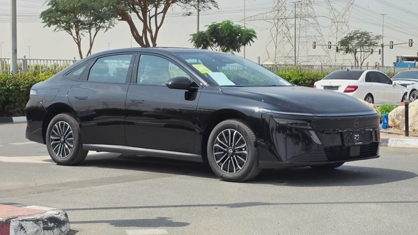 Nissan N6 (Black)