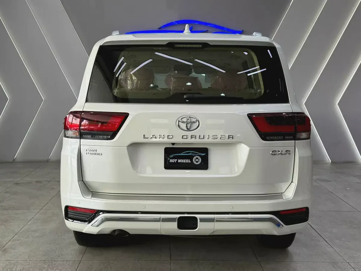 2026 - Toyota Land Cruiser GXR | BRAND NEW! - GCC for 350,000.00 AED-3-3