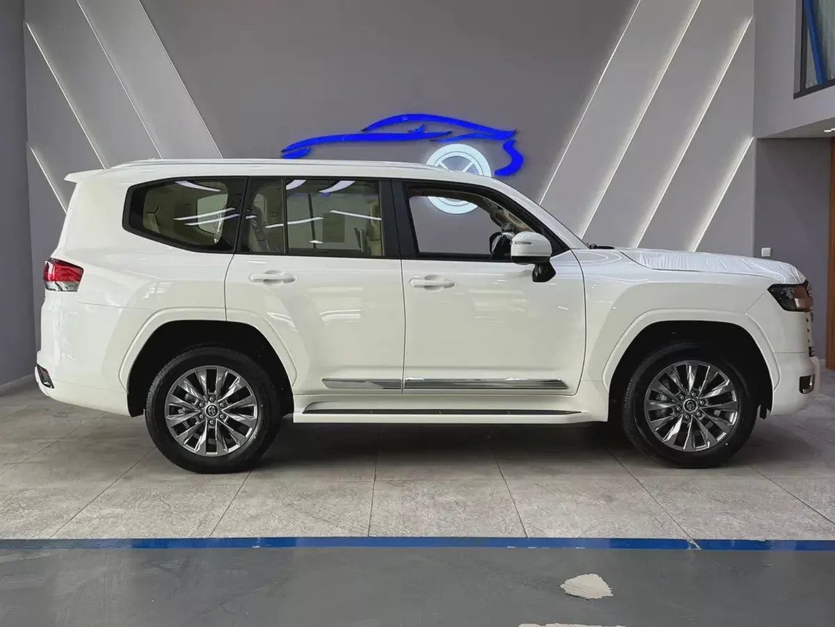 2026 - Toyota Land Cruiser GXR | BRAND NEW! - GCC for 350,000.00 AED-6-6