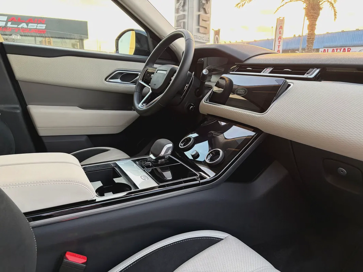 2023. Velar. Clean title.-8-8