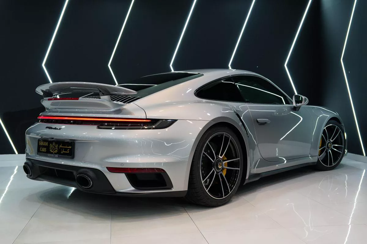 Porsche 911 Turbo S Coupe-3-3