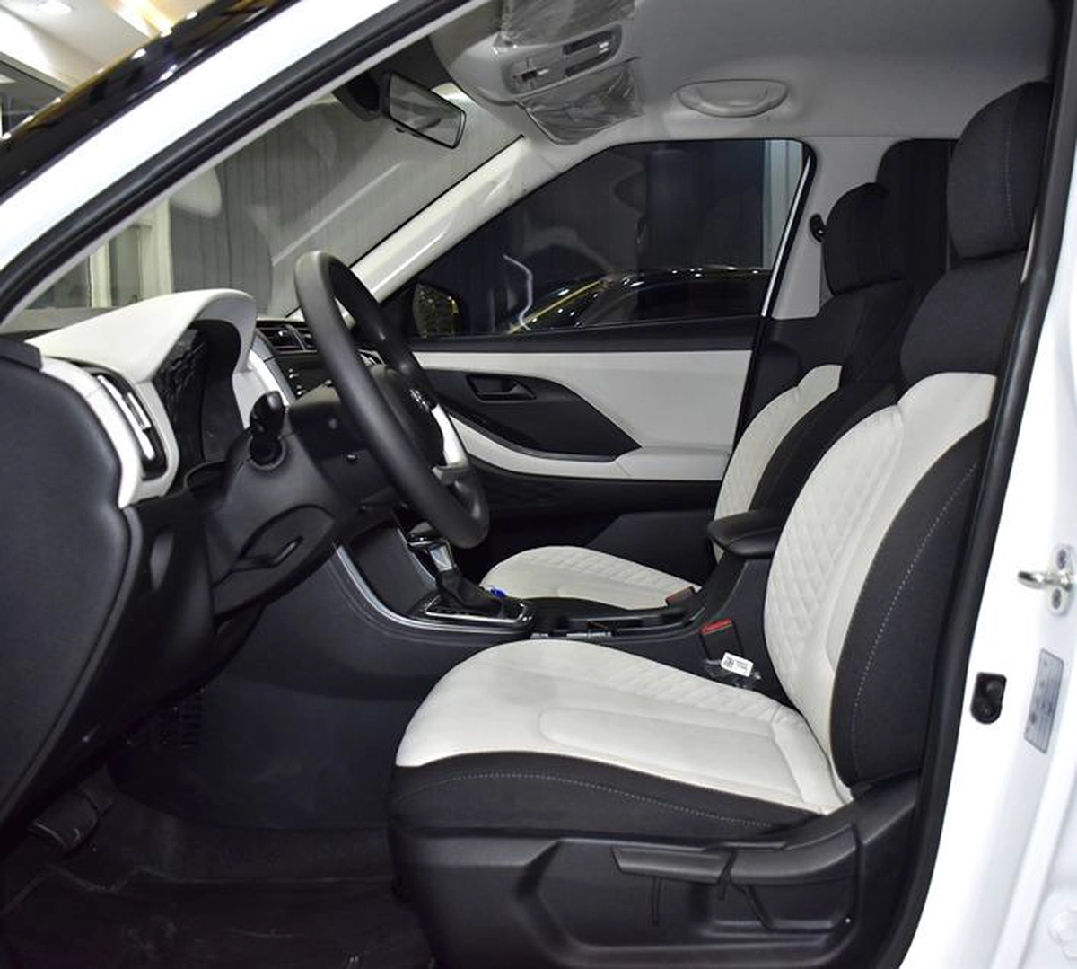 Hyundai Creta ( 2024 Model ) in White Color GCC Specs-5-5