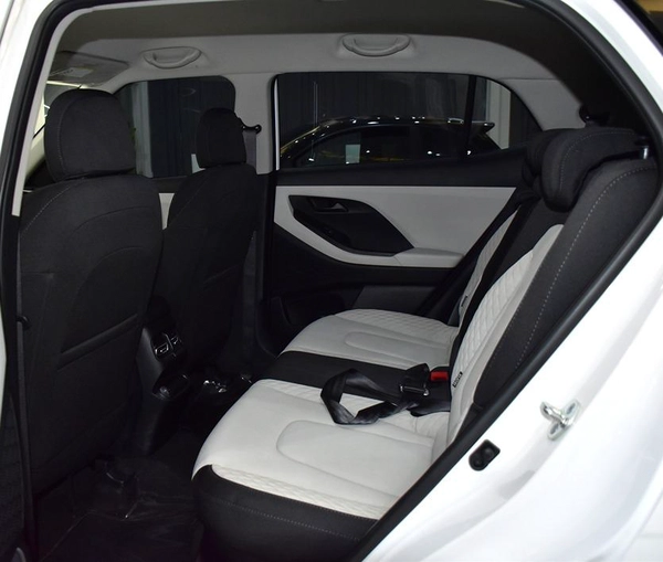 Hyundai Creta ( 2024 Model ) in White Color GCC Specs