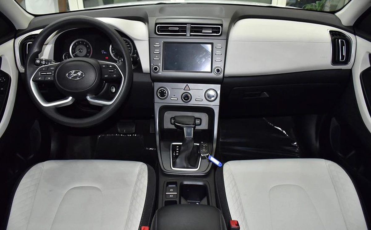 Hyundai Creta ( 2024 Model ) in White Color GCC Specs-4-4