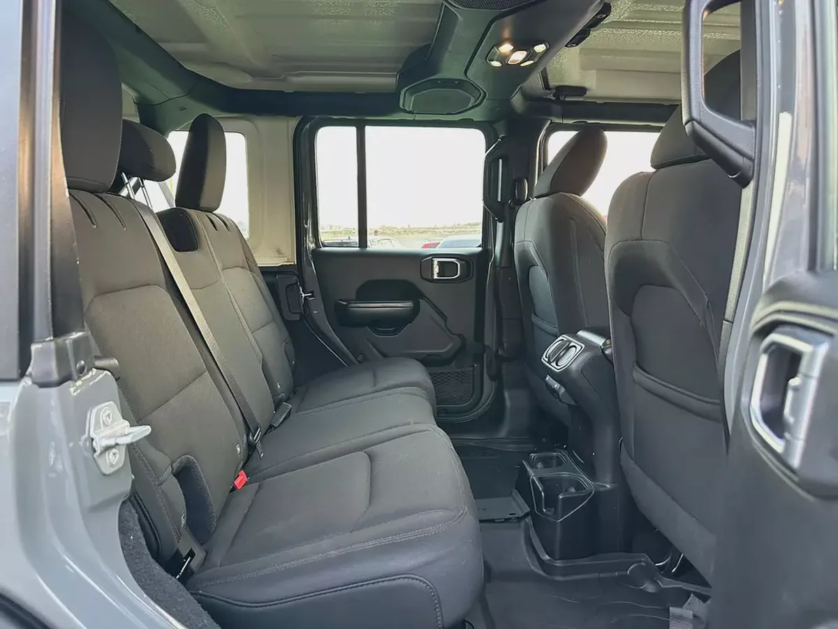 (2019) JEEP WRANGLER //SPORT// GCC FULL OPTION -ORIGINAL PAINT--13-13