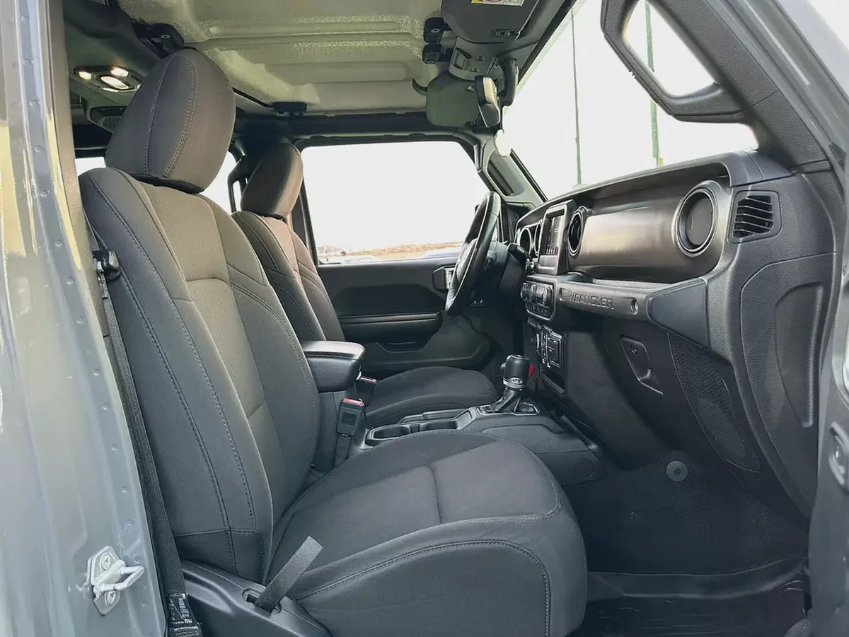 (2019) JEEP WRANGLER //SPORT// GCC FULL OPTION -ORIGINAL PAINT--14-14
