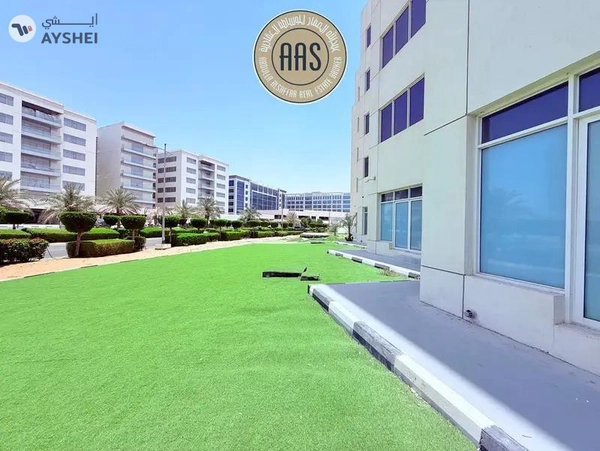 Ready to move spacious shop for rent with dewa wife free in dip 1 Dubai