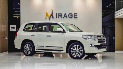 TOYOTA - LAND CRUISER - GXR 5.7L - V 8 CYLINDERS - GCC SPECS - 2019 MODEL - WHITE COLORE-0