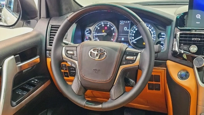 TOYOTA - LAND CRUISER - GXR 5.7L - V 8 CYLINDERS - GCC SPECS - 2019 MODEL - WHITE COLORE-2