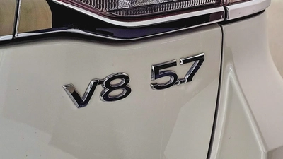 TOYOTA - LAND CRUISER - GXR 5.7L - V 8 CYLINDERS - GCC SPECS - 2019 MODEL - WHITE COLORE-14