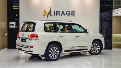 TOYOTA - LAND CRUISER - GXR 5.7L - V 8 CYLINDERS - GCC SPECS - 2019 MODEL - WHITE COLORE-15