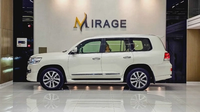 TOYOTA - LAND CRUISER - GXR 5.7L - V 8 CYLINDERS - GCC SPECS - 2019 MODEL - WHITE COLORE-17