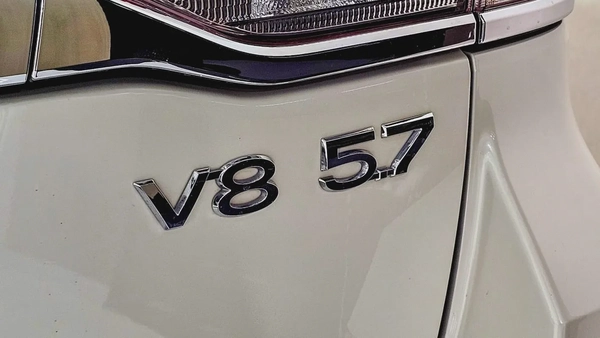 TOYOTA - LAND CRUISER - GXR 5.7L - V 8 CYLINDERS - GCC SPECS - 2019 MODEL - WHITE COLORE