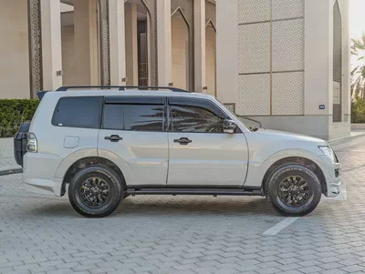 MITSUBISHI PAJERO 2015 GCC GLS MID OPTION IN EXCELLENT CONDITION-16