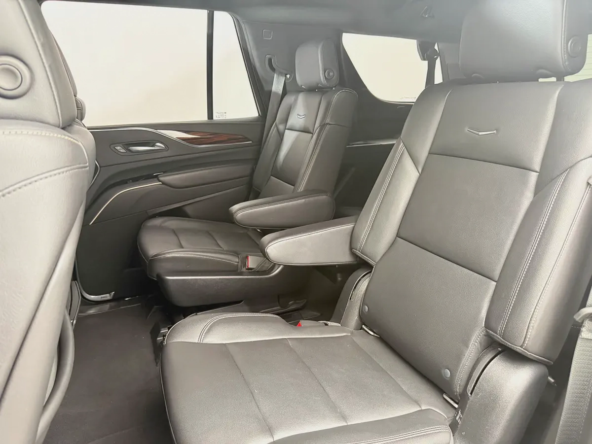 Cadillac Escalade Luxury 2021 GCC Specs - Excellent Condition-10-10