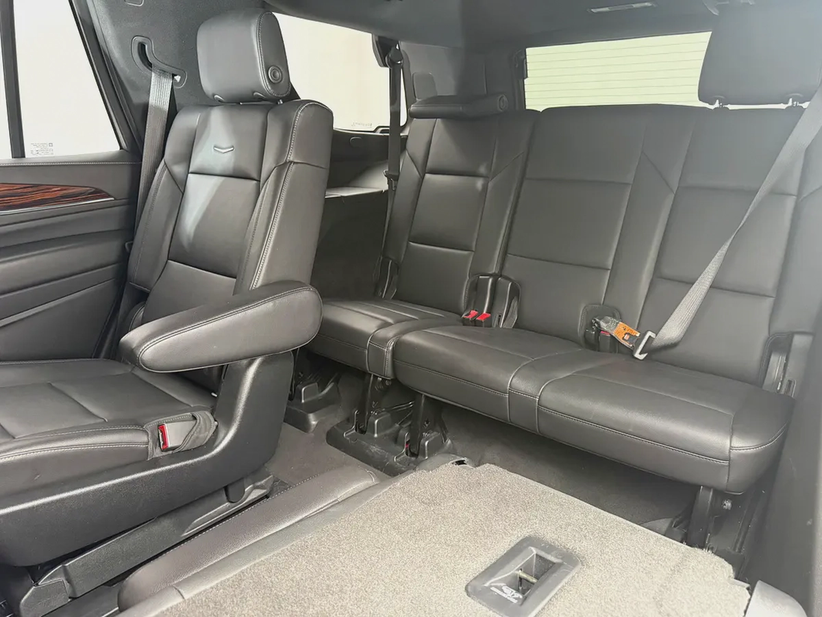 Cadillac Escalade Luxury 2021 GCC Specs - Excellent Condition-11-11