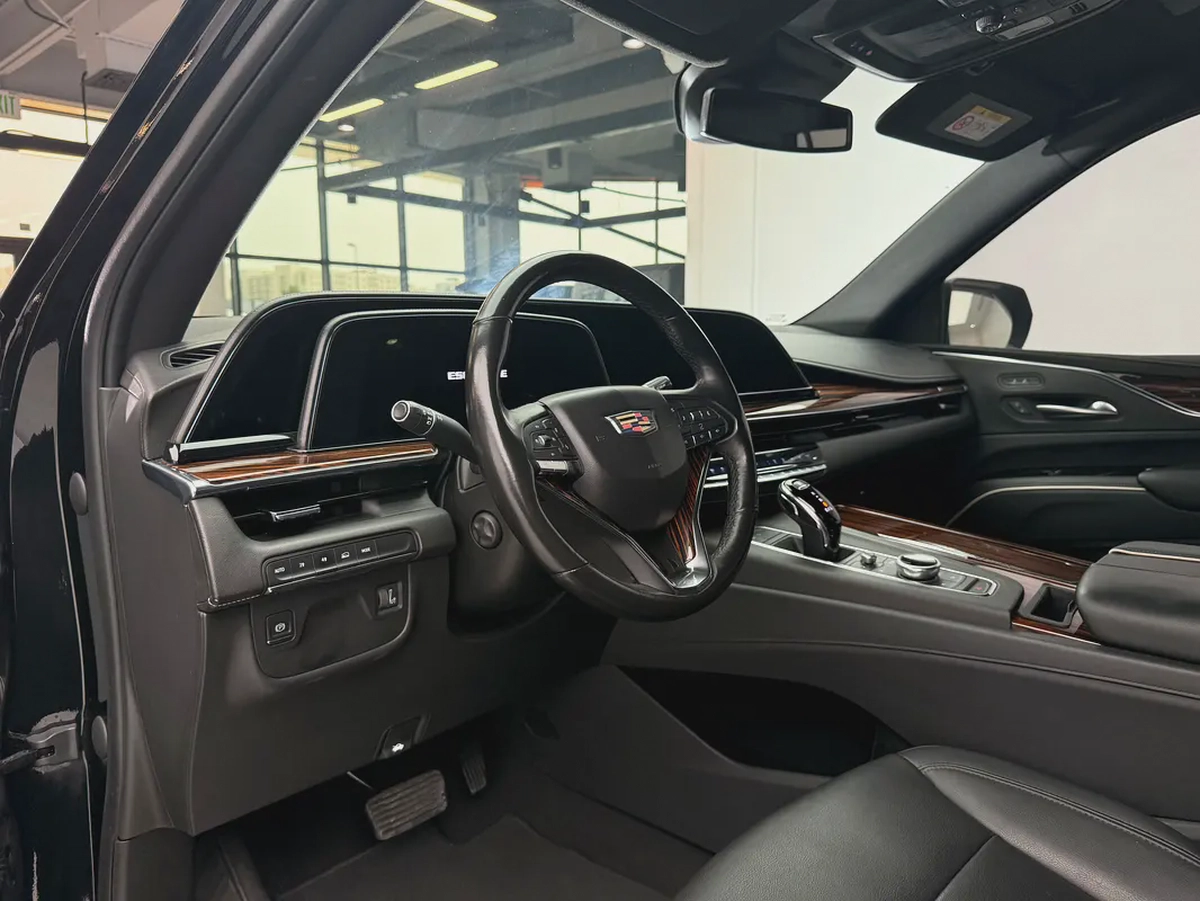 Cadillac Escalade Luxury 2021 GCC Specs - Excellent Condition-12-12