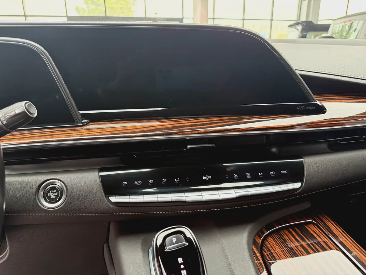 Cadillac Escalade Luxury 2021 GCC Specs - Excellent Condition-14-14
