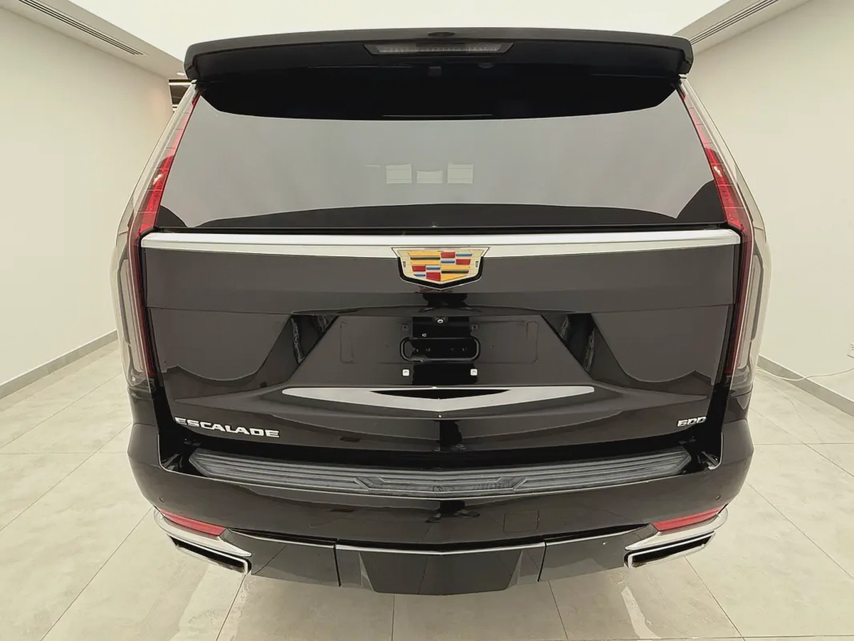 Cadillac Escalade Luxury 2021 GCC Specs - Excellent Condition-3-3