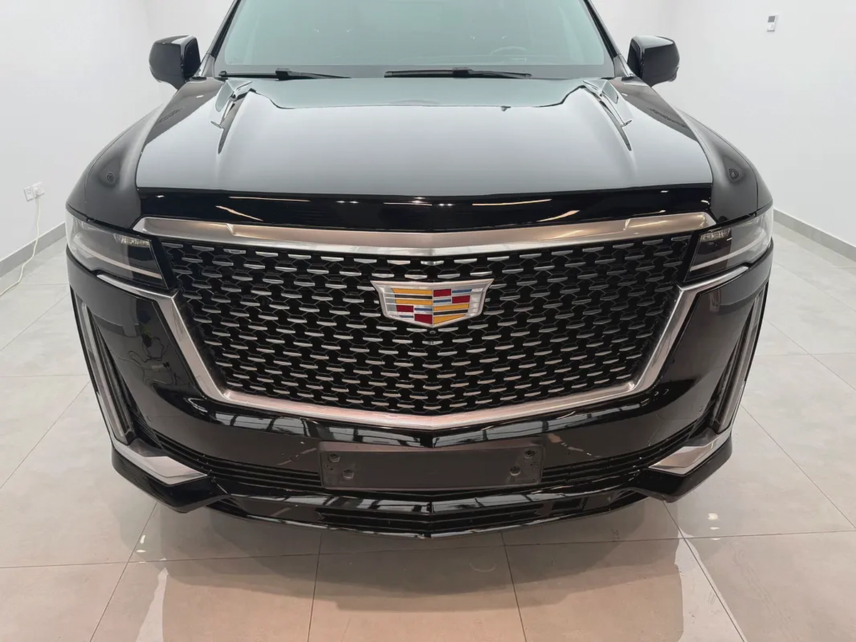 Cadillac Escalade Luxury 2021 GCC Specs - Excellent Condition-4-4