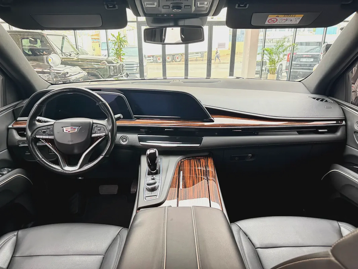 Cadillac Escalade Luxury 2021 GCC Specs - Excellent Condition-7-7