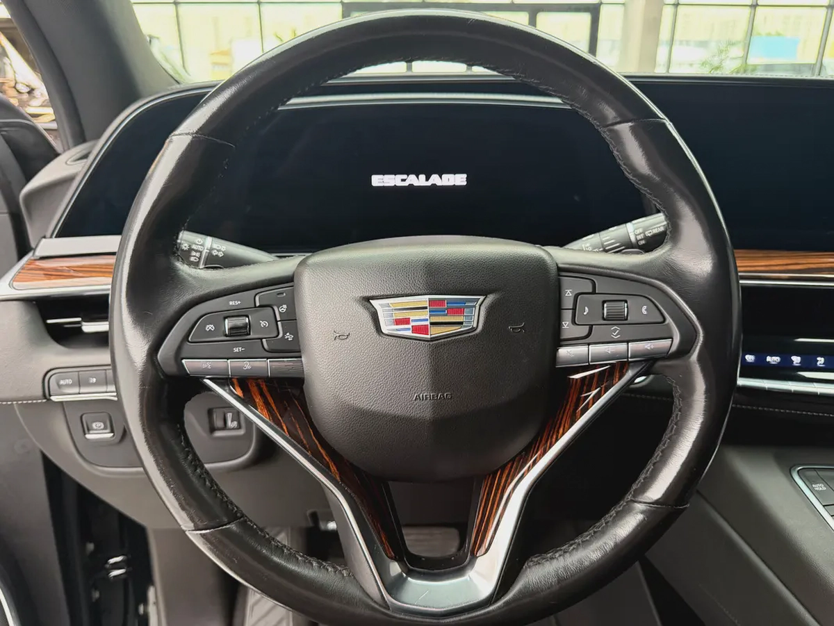 Cadillac Escalade Luxury 2021 GCC Specs - Excellent Condition-8-8