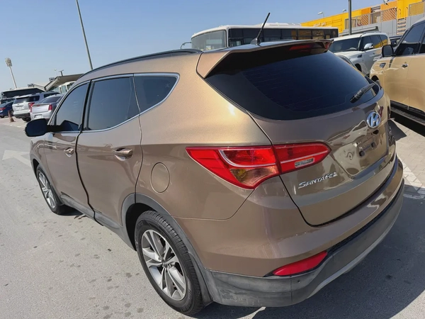 Hyundai Santafea 2015 brown color fullopshin GCc calen acr