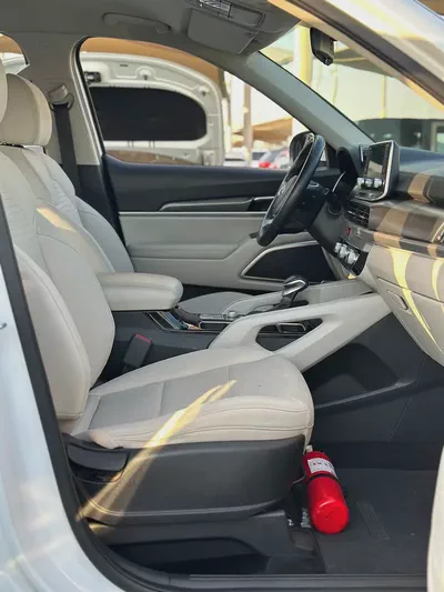 Kia Telluride EX | 2020 | GCC | 133,000 km | White / Grey | 7 Seater-9
