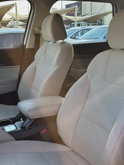 Kia Telluride EX | 2020 | GCC | 133,000 km | White / Grey | 7 Seater-14