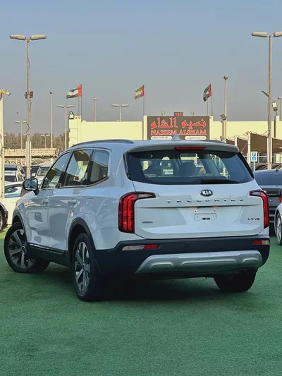 Kia Telluride EX | 2020 | GCC | 133,000 km | White / Grey | 7 Seater-1