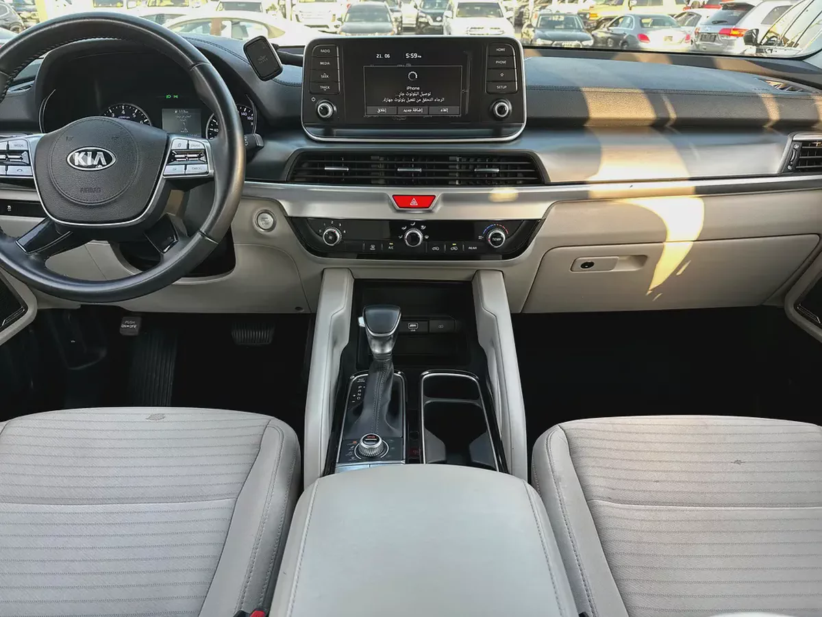 Kia Telluride EX | 2020 | GCC | 133,000 km | White / Grey | 7 Seater-10-10