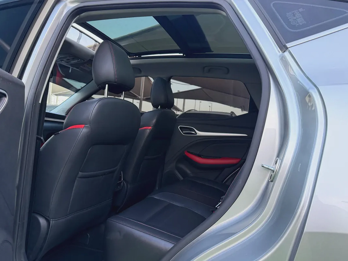2024 MG ZS Trophy - GCC Specs - FREE ACCIDENT FAST OWNER FULL OPTION ORIGINAL PAINT FULL SERVICE CON-8-8