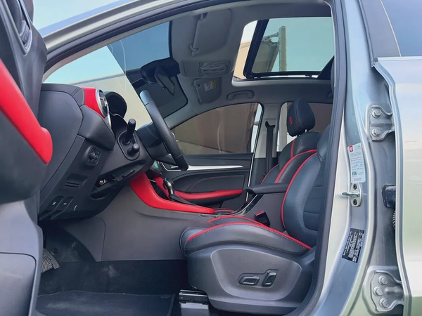 2024 MG ZS Trophy - GCC Specs - FREE ACCIDENT FAST OWNER FULL OPTION ORIGINAL PAINT FULL SERVICE CON