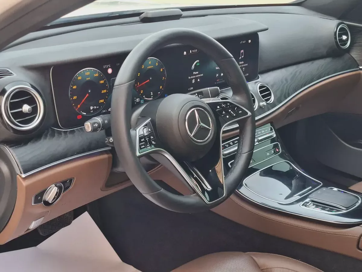 Mercedes-Benz E250 2022 full option-9-9