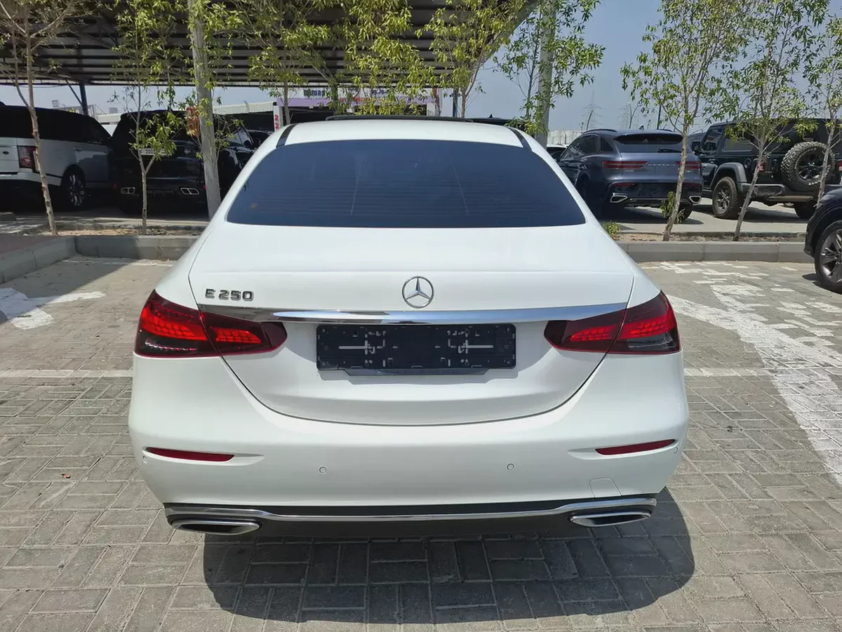 Mercedes-Benz E250 2022 full option-4-4