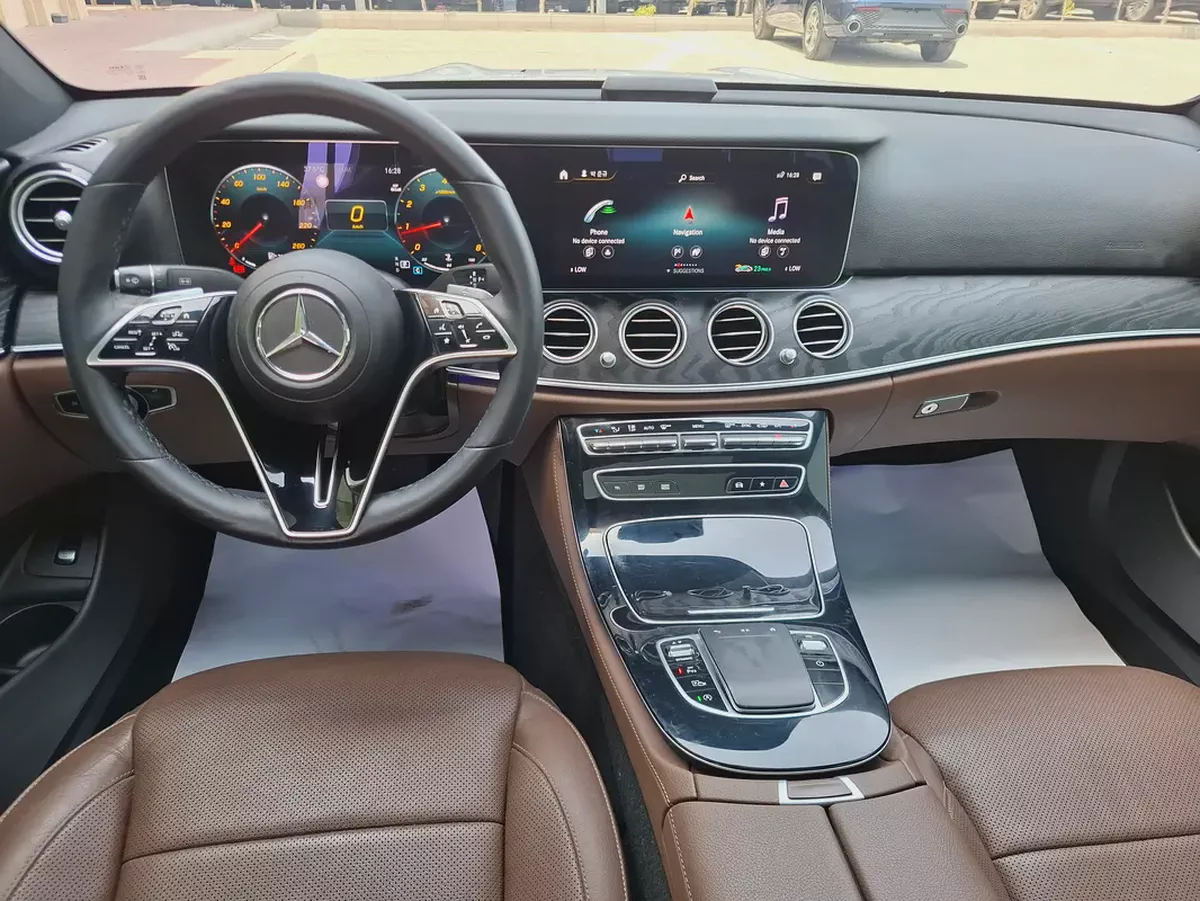 Mercedes-Benz E250 2022 full option-8-8