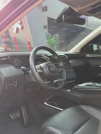 Hyundai Tucson 2023 Platinum Edition - Korean Specs - Like New-10
