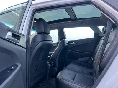 Hyundai Tucson 2019 Hyundai Tucson Full Option 2.4L V4 - AWD 4x4 - Rear Camera - Leather Seat - Panoramic Sunroof-16