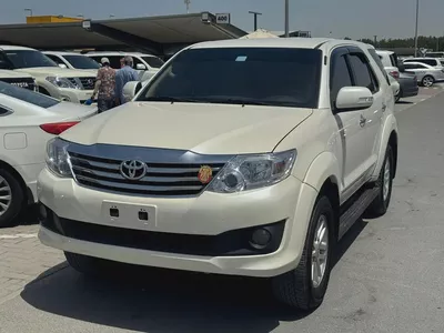 Toyota fortuner 2015 whitecolor GCc calen car-2
