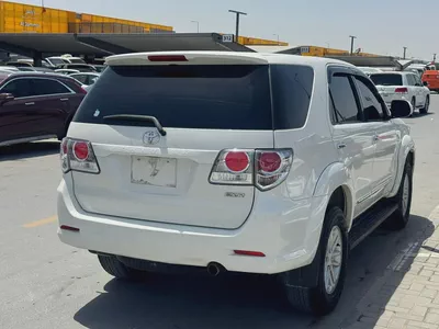 Toyota fortuner 2015 whitecolor GCc calen car-3