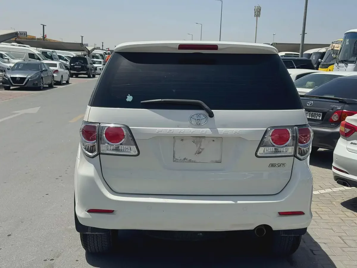 Toyota fortuner 2015 whitecolor GCc calen car-6-6
