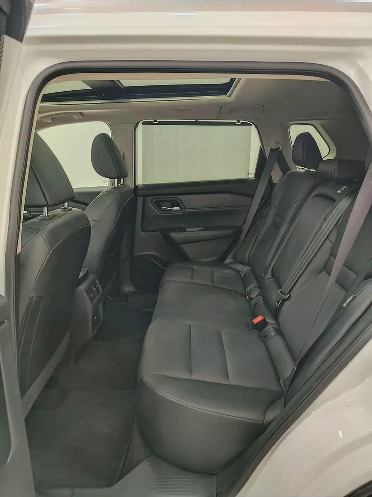 Nissan Rogue Platinum 2025 - Top of the Line - American Specs-11-11