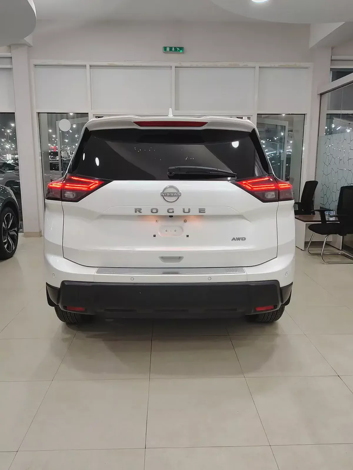 Nissan Rogue Platinum 2025 - Top of the Line - American Specs-4-4