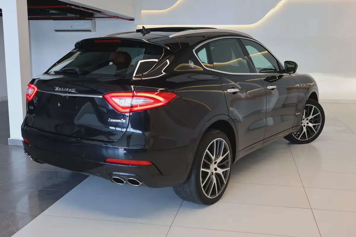 Maserati Levante SQ4 granlusso -2019 -132000KM- GCC Specs-Excellent Condition-3-3
